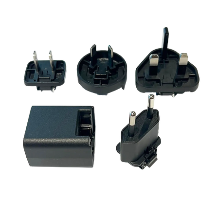 Optrel Swiss Air USB-oplader 4554.070 met universele stekkeradapters